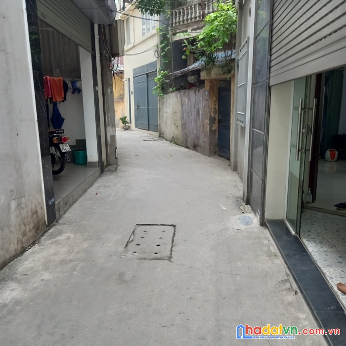 Hồng tiến, bồ đề, long biên, 86m, 3 tầng, mt 5,7m, cách 15m ra ô tô tránh, 6,95 tỷ