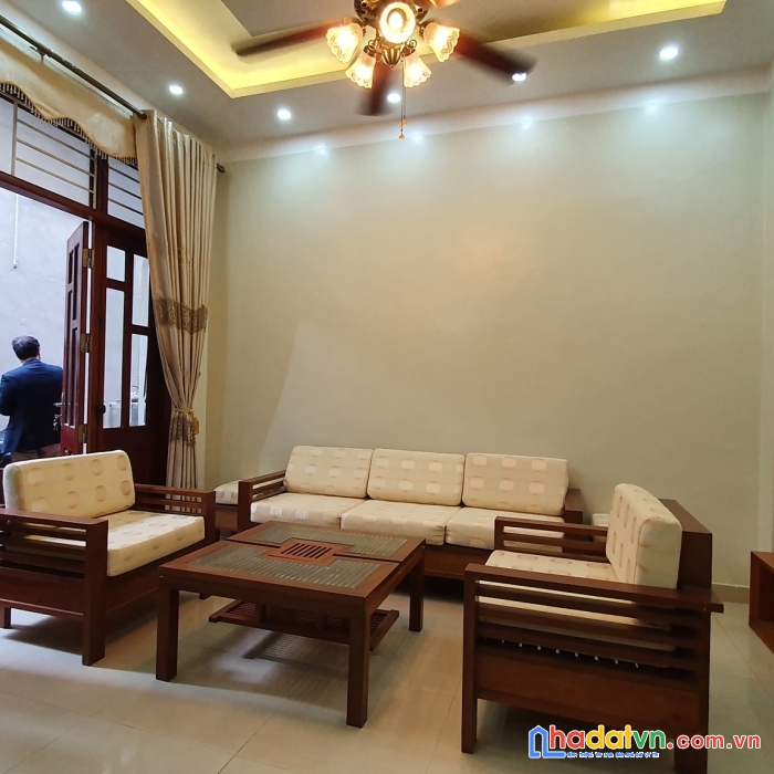 Siêu phẩm đống đa_nhà tự xây cực đẹp_20m ô tô_sân riêng_3 thoáng_gửi ô tô 50m_75m 5 tầng chỉ 7.5tỷ