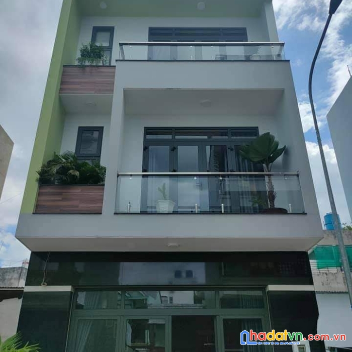 Bình tân, hxt đổ cửa, ngay chợ bà hom, tl 10, 4p qua khu tên lửa, nhà mới nội thất cao cấp, 4tầng,