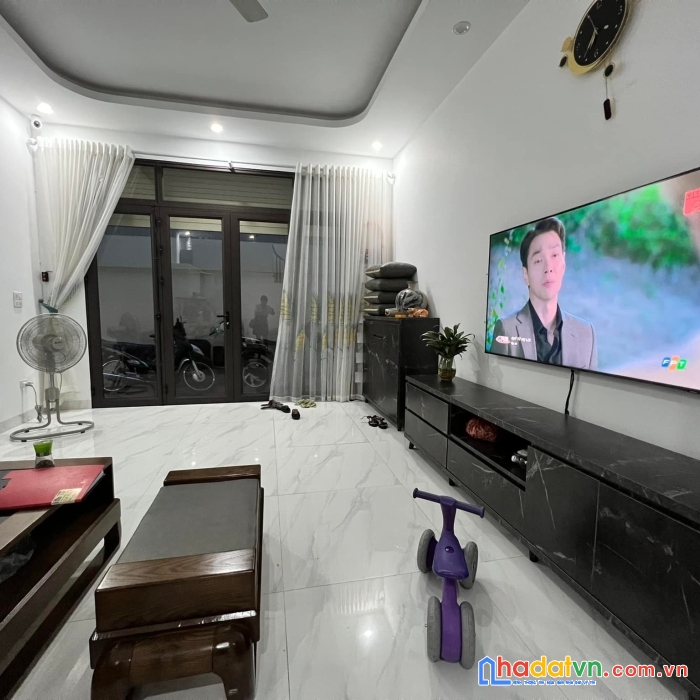 Trung tâm đống đa_nhà đẹp ở ngay_ngõ thông thoáng_phố hào nam 54m 5 tầng mt 4.3m 7.5 tỷ