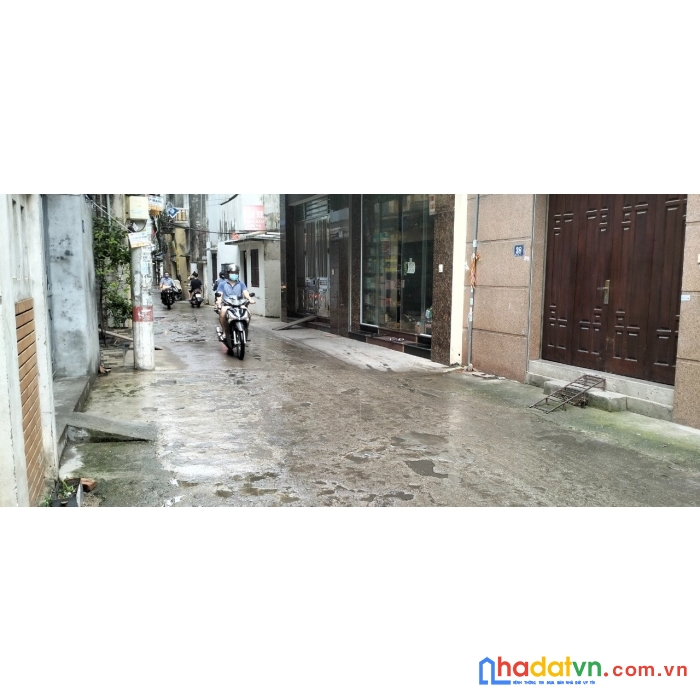 Chính chủ bán nhà giáp nhị - ô tô thông khắp ngả, ngõ rộng oto quay đầu, gần chợ, khu tiện ích dt