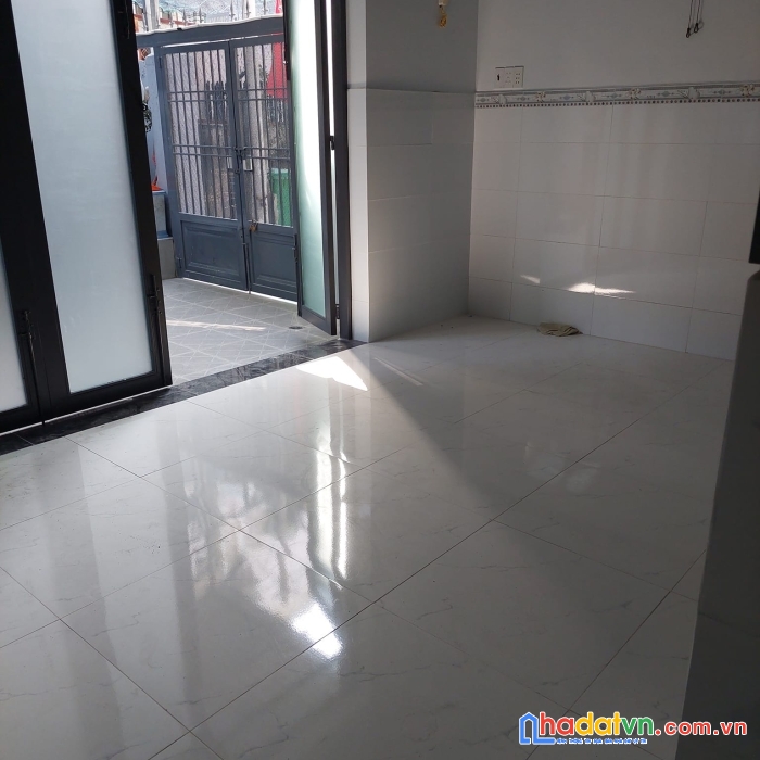 Nhà bán kế ủy ban quận gò vấp: 4.3 x 25 m- 4 pn- chỉ 5.x tỉ