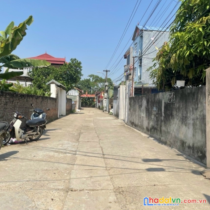 Em lại lên thêm mảnh trục đường chính tại thuỵ hà bắc hồng đường 2 ô tô tránh nhau 85m2