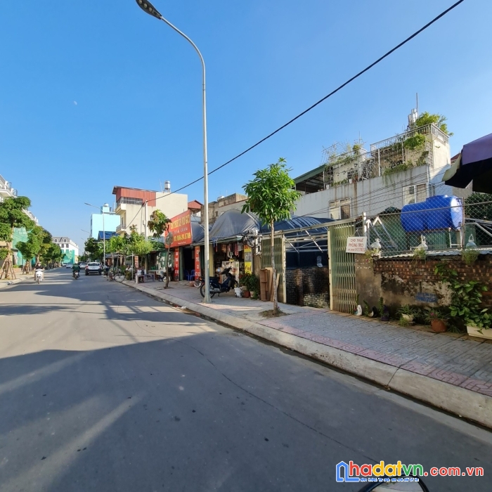 070922 70m2 đất ngõ phố kinh doanh tốt tại trâu quỳ, gia lâm. mt 6,6m, đường 6m. lh 0989894845.