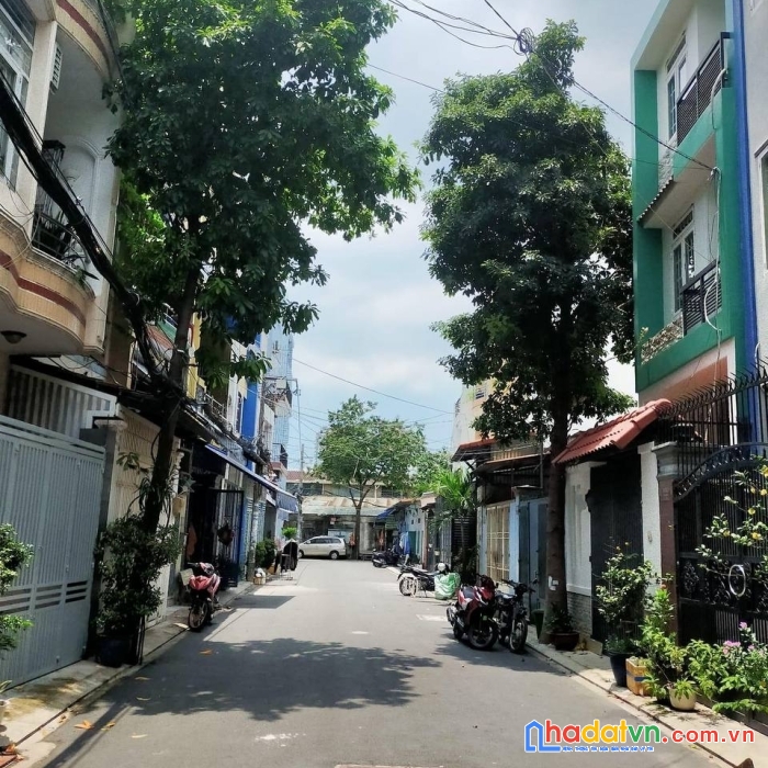Bán nhà 4 tầng đường lũy bán bích, hẻm xe tải,86m2 chỉ 9.35 tỷ, giáp bầu cát tân bình