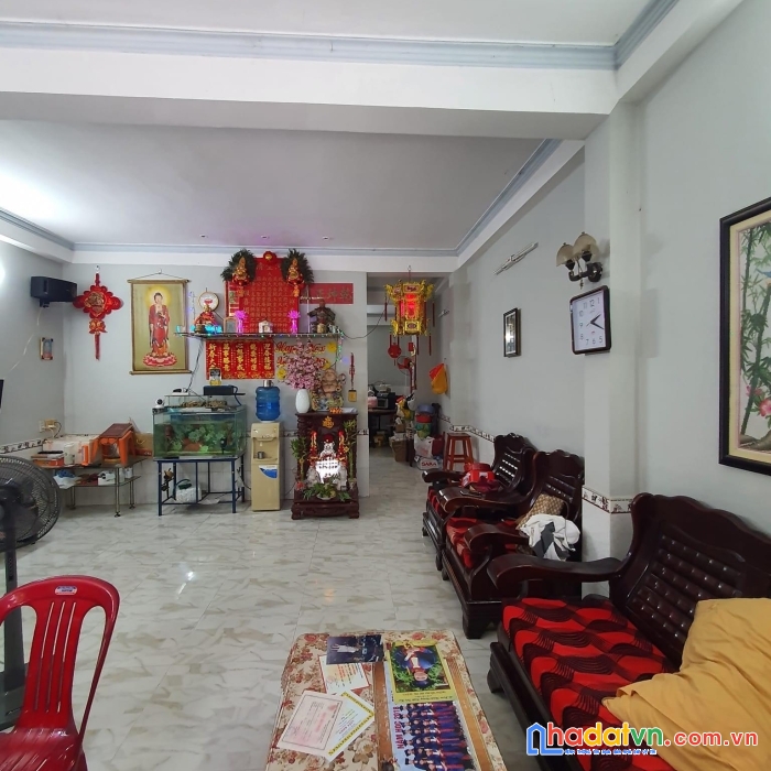 Bán nhà hương lộ 2.70m2,  ,2 tầng, 3pn, hẻm xe hơi,không quy hoạch, giá chỉ ,5.2 tỷ.