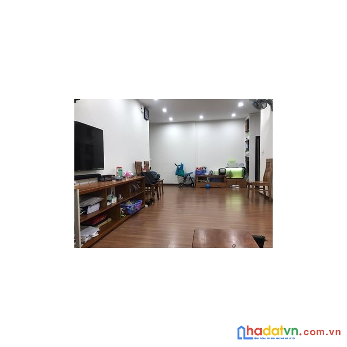 Bán nhà mặt phố đê la thành, vỉa hè đá bóng, 100m2 nhỉnh 5 tỷ cực ngon