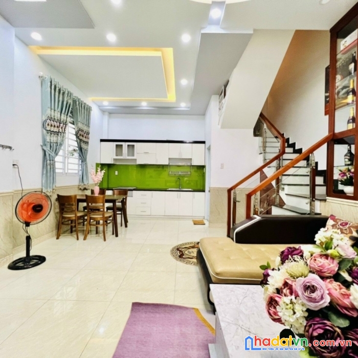 Nhà đẹp, trần văn hoàng, 6 x 7m, 3 lầu, khu yên tĩnh, tân bình, dt 42m², giá 5.6 tỷ