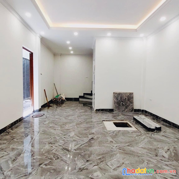 Bán nhà phố tam khương- quận đống đa.lô góc. 3 mặt thoáng,thang máy,thông sàn kinh doanh