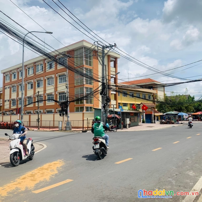 Bán nhà view sông, 3 mặt tiền, phú định, quận 8, ngang 31 x 93, 2.515 m2, nhỉnh 90 tỷ.