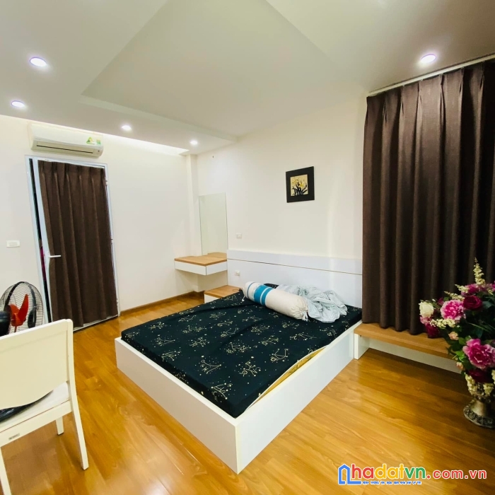 Bán nhà phố nguyên hồng, đống đa, ô tô kd 52m, 4 tầng, mt 4.4m. giá 12.9 tỷ