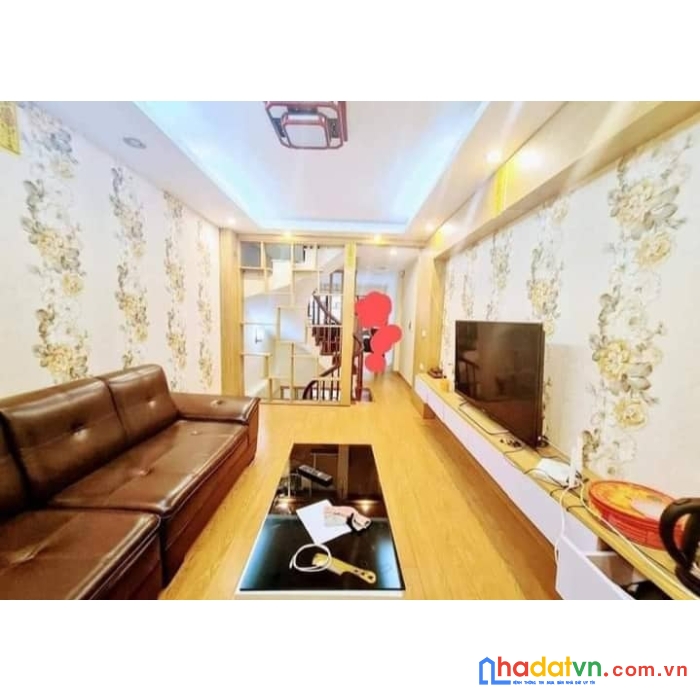 1 nhà ra phố cự lộc, thanh xuân 46m2x5t, mt 4.3m, ô tô qua, 6.2 tỷ.