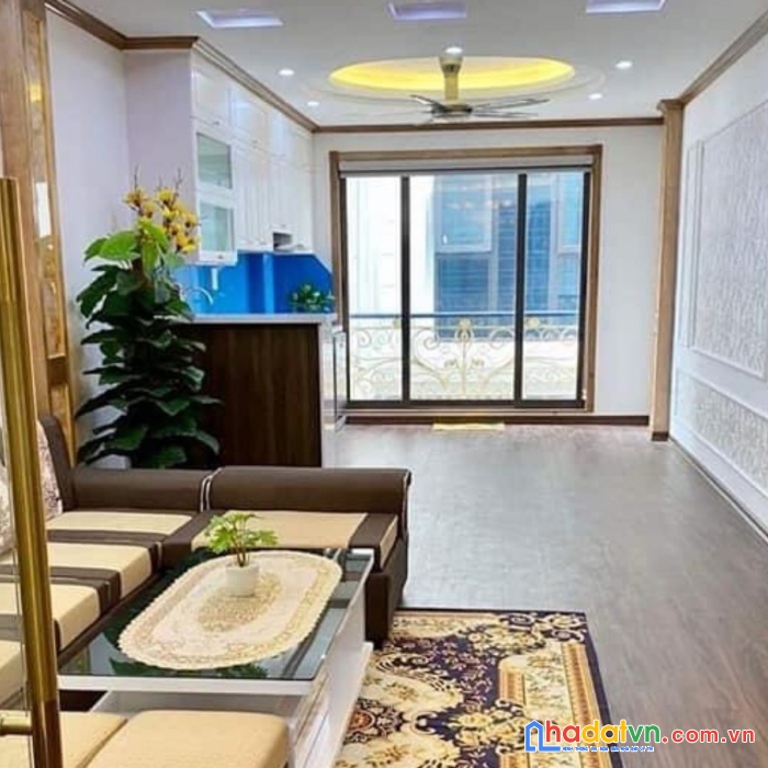Bán nhà phố tôn thất tùng: 40m2*5 tầng*4 ngủ, mt 4.5m, sát chợ, ngõ ô tô tránh, 4.9 tỷ