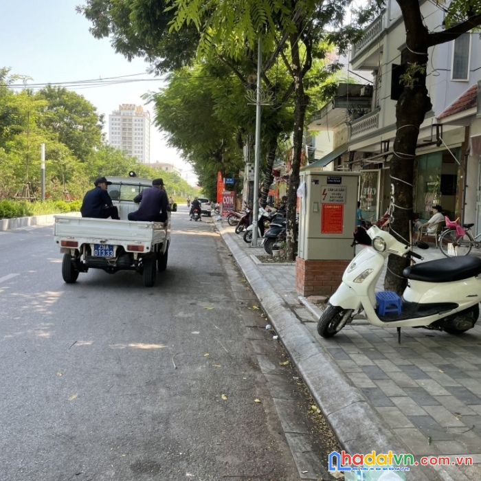 Bán nhà mặt phố lạc long quân - kinh doanh - văn phòng - vỉa hè 8m - gần lotte - gần hồ tây.