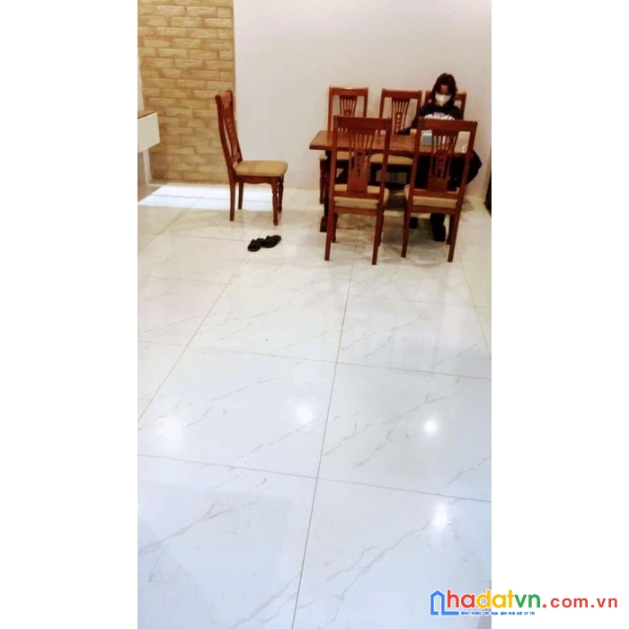 Duy nhất tại quận long biên hơn 2 tỷ có nhà dân xây 4 phòng ngủ, ô tô tải chạy vèo vèo