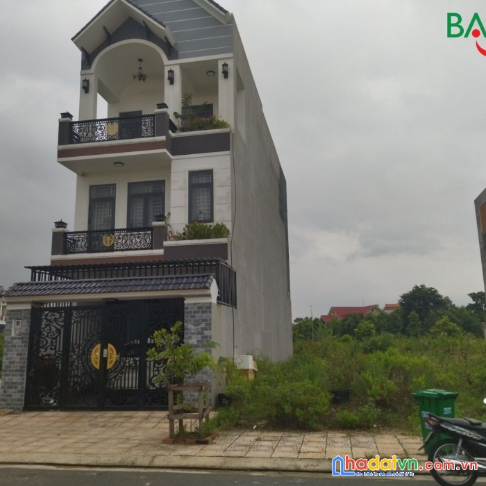 Bán lô đất cực đẹp kp.bình dương,đường 8m,vỉa hè 4m , 5,5 x 29 , giá 3.8 tỷ