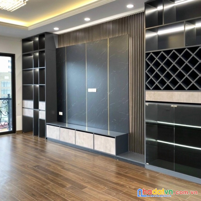 Bán nhà ngõ đê tô hoàng: 42m2*5 tầng, mt 4.3m, ô tô đỗ 15m, ngay sát bạch mai