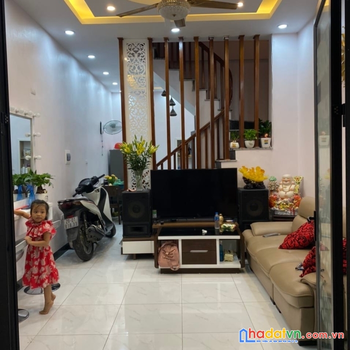 Cần bán nhà tây hồ, đẹp lung linh, 40m2, 4 tầng, 4 tỷ, ô tô vào nhà, ở hoặc cho thuê