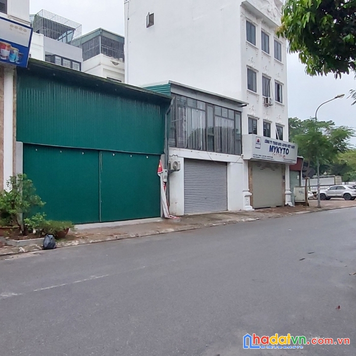 Thạch bàn đất đẹp - dt 150 m2, đường 6 m , sát aeon cổ linh, ở và kinh doanh tốt.