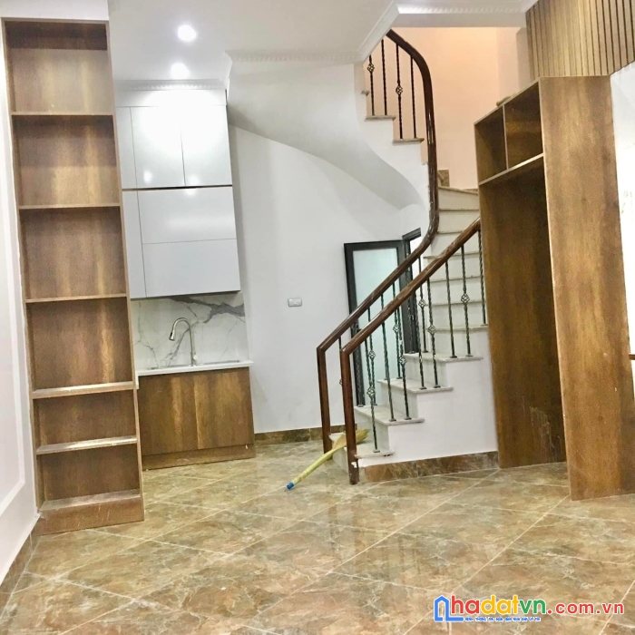 Cán bán nhanh nhà riêng đường láng - ngã tư sở -  full nội thất - 38m - 4.3 tỷ lh 0975124520