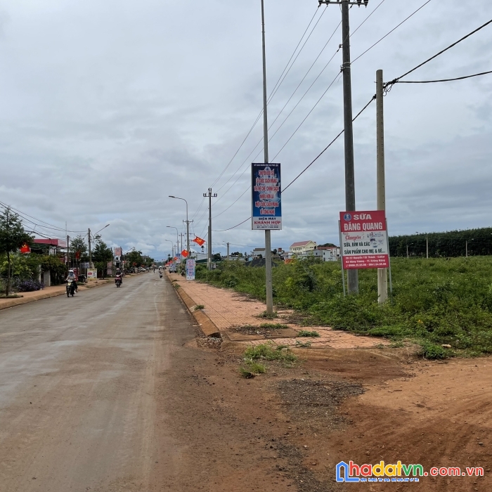 Bán nhanh 5 lô mặt tiền ngay chợ phú lộc thị trấn krông năng