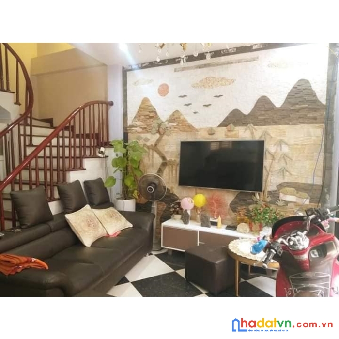 Bán nhà siêu hiêm - mặt ngõ ô  tô - láng - 40m - cực rẻ 4.4 tỷ