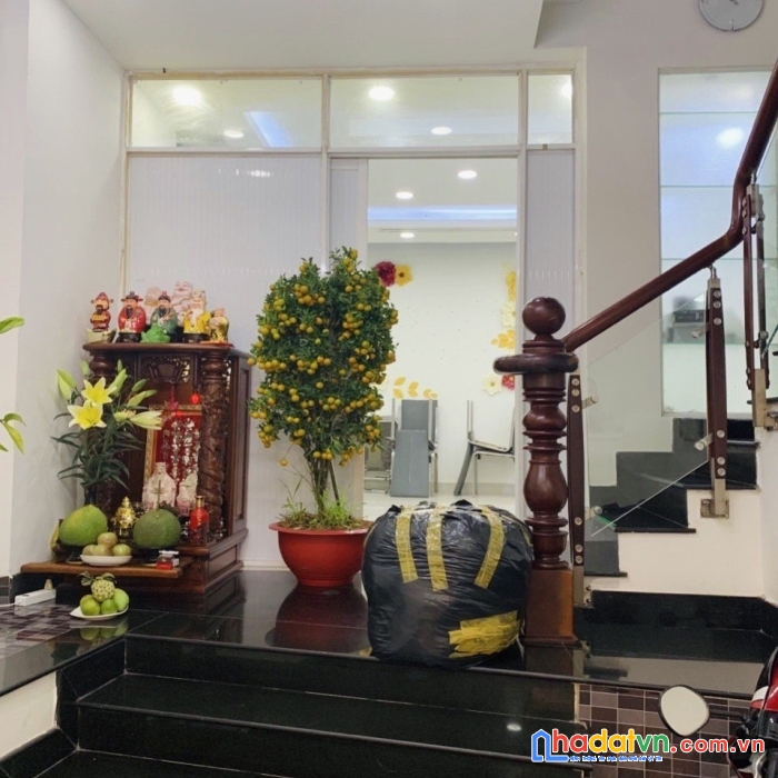 Bán nhà đường lê hồng phong quận 10, xe hơi 7 chỗ đổ cửa, 6 tầng btct, 55m2, chỉ 10 tỷ 9 tl