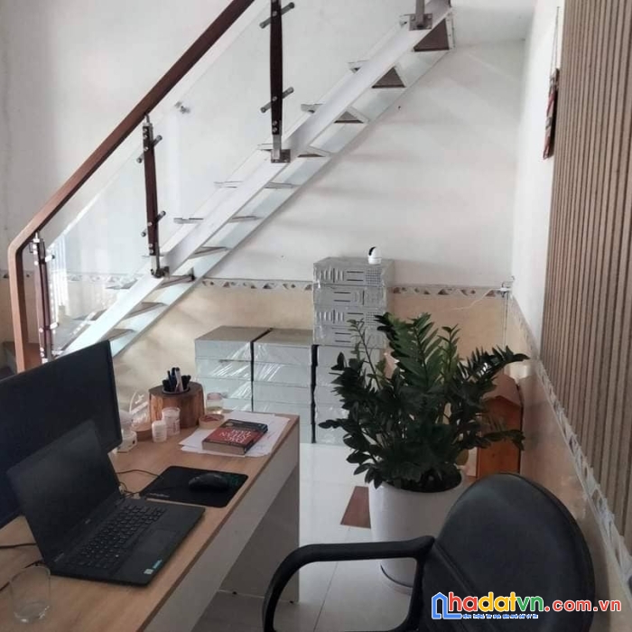 Nhà lửng đúc hẻm ô tô cách mạng tháng 8 gần agribank cẩm lệ. 72m2 - 3.2 tỷ tlcc.