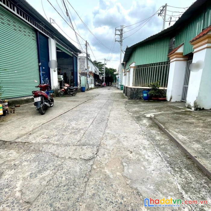 Bán nhà 2 tầng quốc lộ 1a, hẻm ô tô, 70m2 chỉ 4.3 tỷ
