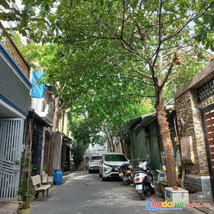Bán nhà 2 lầu đường mã lò, hẻm ô tô 6m,112m2 chỉ 6.8 tỷ, có 8 phòng trọ