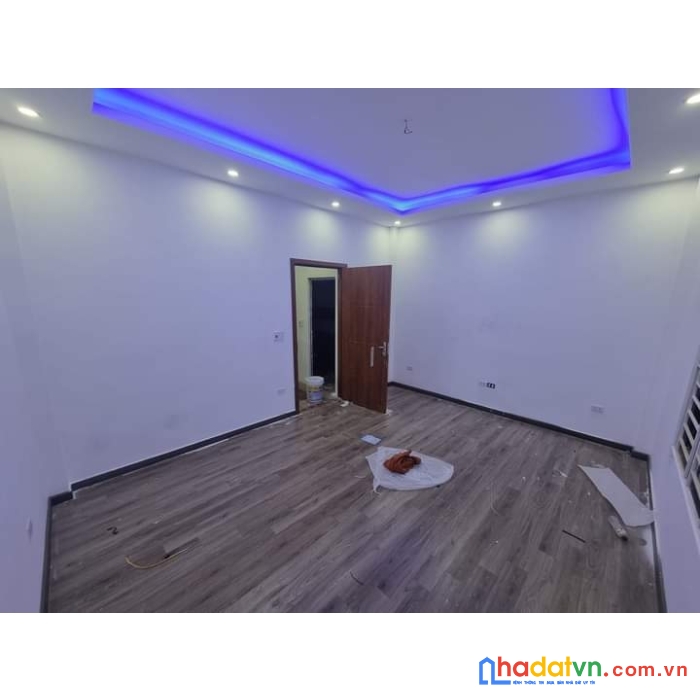 Bán nhà bờ tây sông nhuệ,băc từ liêm,sổ hoa hậu,ô tô tránh,dt;35m,3 tỷ