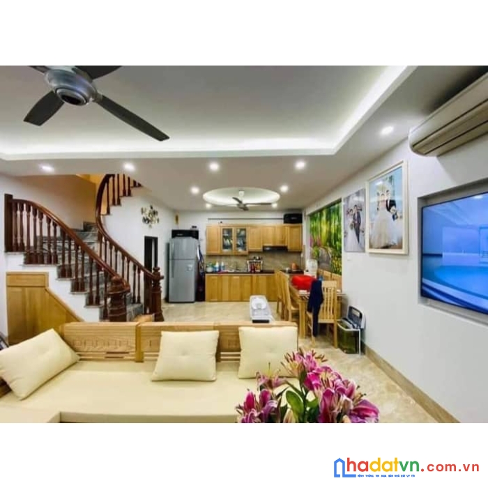 Bán nhà phố nguyễn trãi, thanh xuân 44m2x5t, mt 5m, gần phố, 5.6 tỷ.