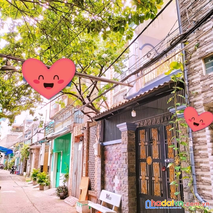 Bán nhà gần chợ tân hương, 3tầng, 4pn, 3wc, 61m2, nhỉnh 60triệu/m2