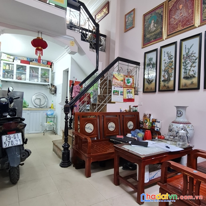 Bán nhà ngã tư nguyễn trãi nguyễn xiển 5 tầng giá rẻ chỉ 100 triệu/m -  nhiều đường ra phố - cách