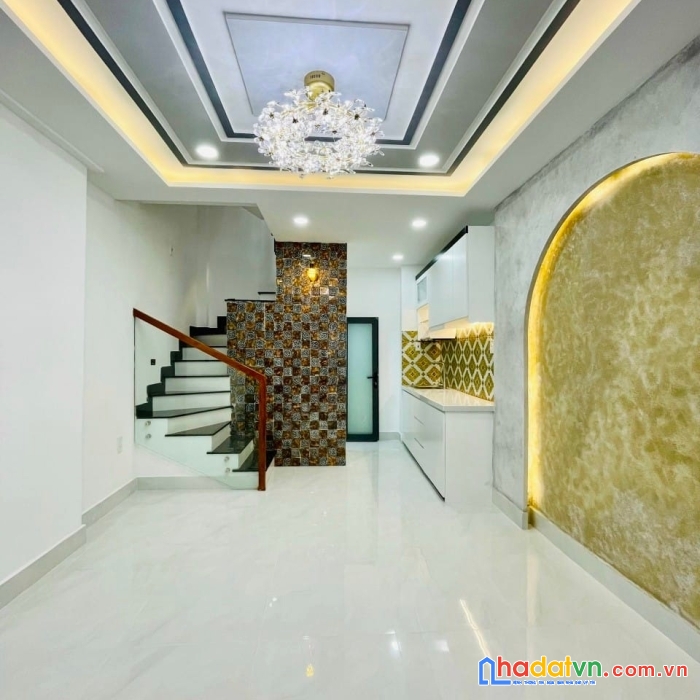 Nhà mới phan văn trị  5 tầng sát mt giá chỉ 4 tỷ nhĩnh