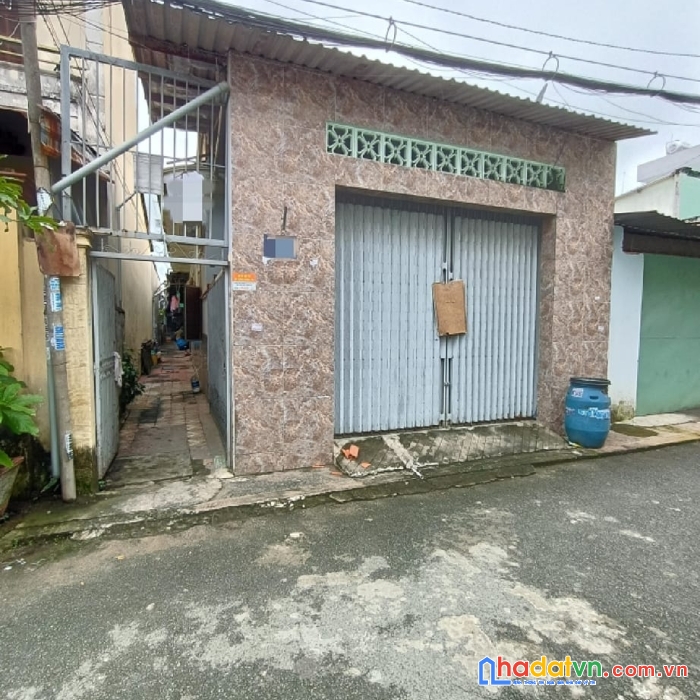 Tiêu đề
giảm tiếp 300 triệu, giá chào 9.5 tỷ
: chủ gấp bán, giảm 2.2 tỷ, giá chào còn 9.8 tỷ,