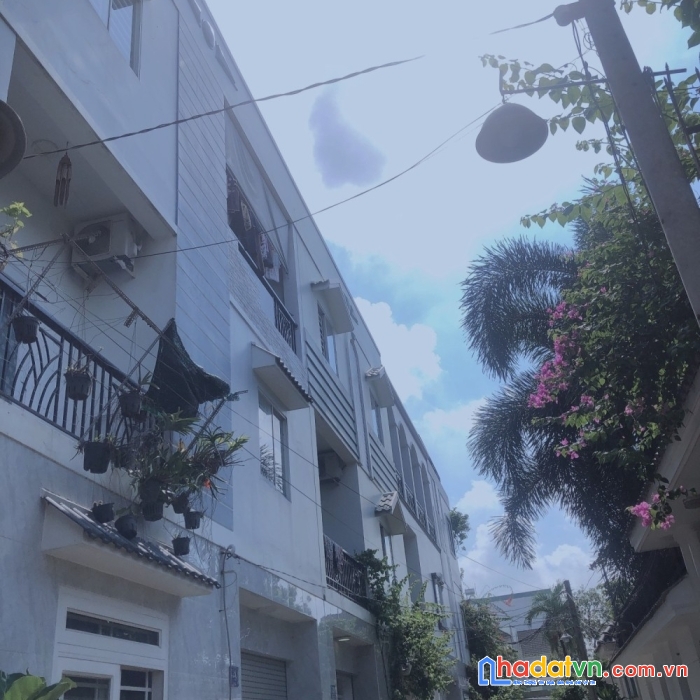 Nhà 3 tầng - quận 2 - ngang khủng 8m - hoàn công đầy đủ