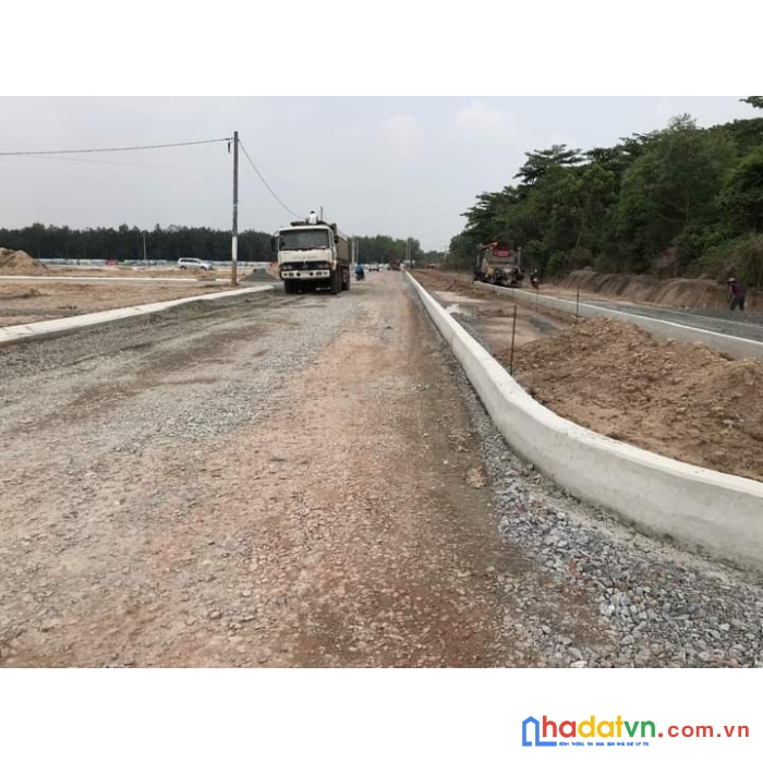 Tôi cần bán gấp lô đất nằm 2 mặt tiền đường