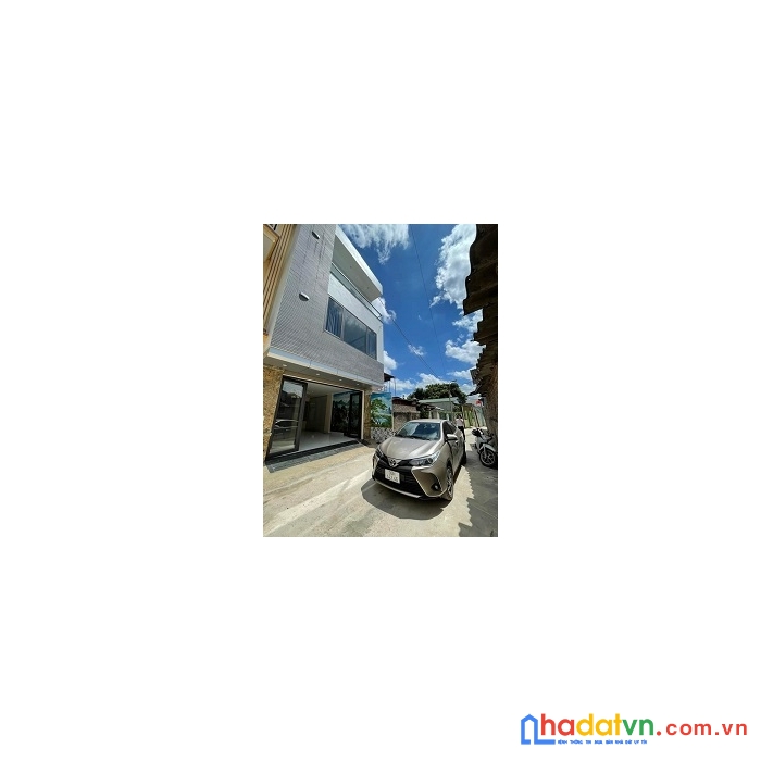 Bán nhà 3 tầng ngay trường mầm non đồng quang, sau bến xe