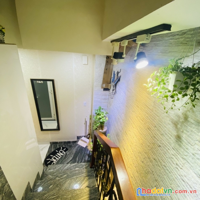 Bán nhà hẻm xe hơi vô tới nhà  đường tô hiến thành , p13, q10 dt 3x8m trệt 3 lầu giá 4,5 tỷ tl