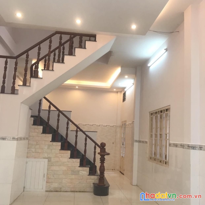 Nhà hxh rộng 5m 52m2 3 lầu không quy hoạch  còn hơn  5 tỷ  tl bạch đằng bình thạnh