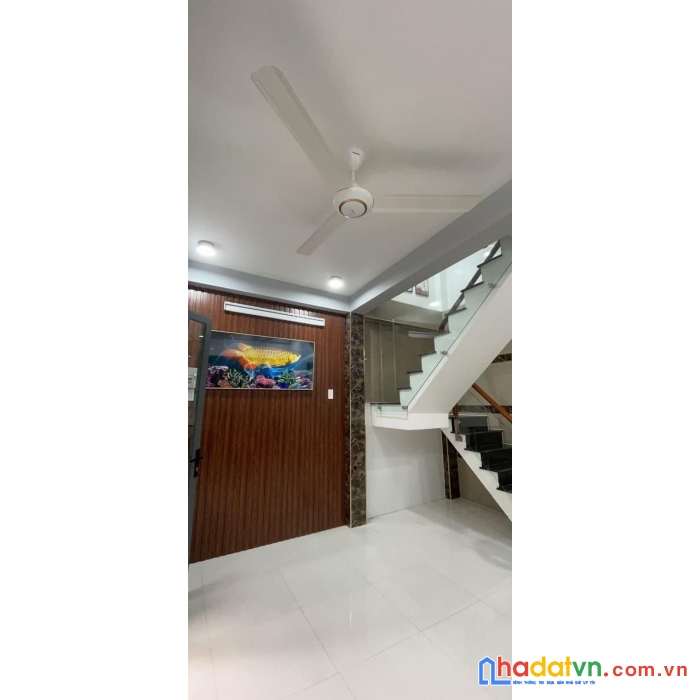Chỉ hơn 5 tỷ nhà hxh rộng 5m 53m2 3 tầng công nhận đủ nguyễn xí  bình thạnh