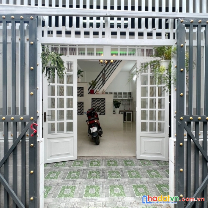 Nhà mới trệt/lửng/lầu 72m2 gần đường ô tô phạm thế hiển p6q8