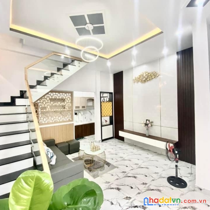 Cần bán gấp nhà 2 mk trưng nữ vương 41m2 full nội thất giá 2 tỷ 4