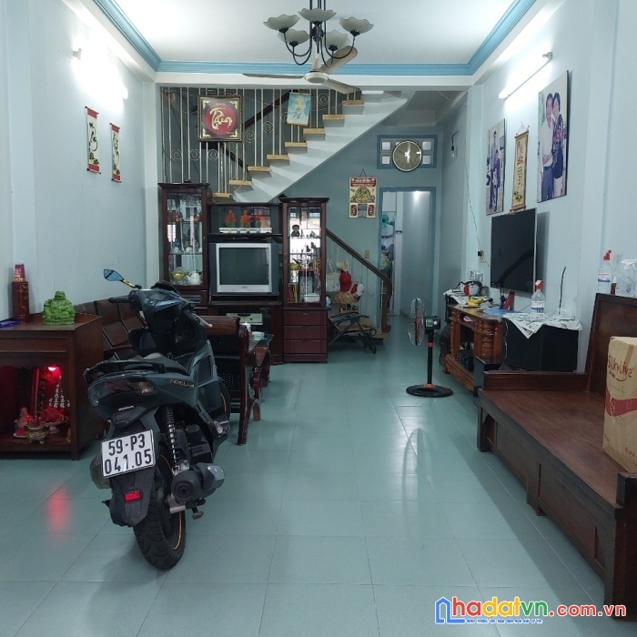 Bán nhà hxh 1 sẹc năm châu , p12  tân bình - 3 tầng - 73m2 - 9 tỷ
