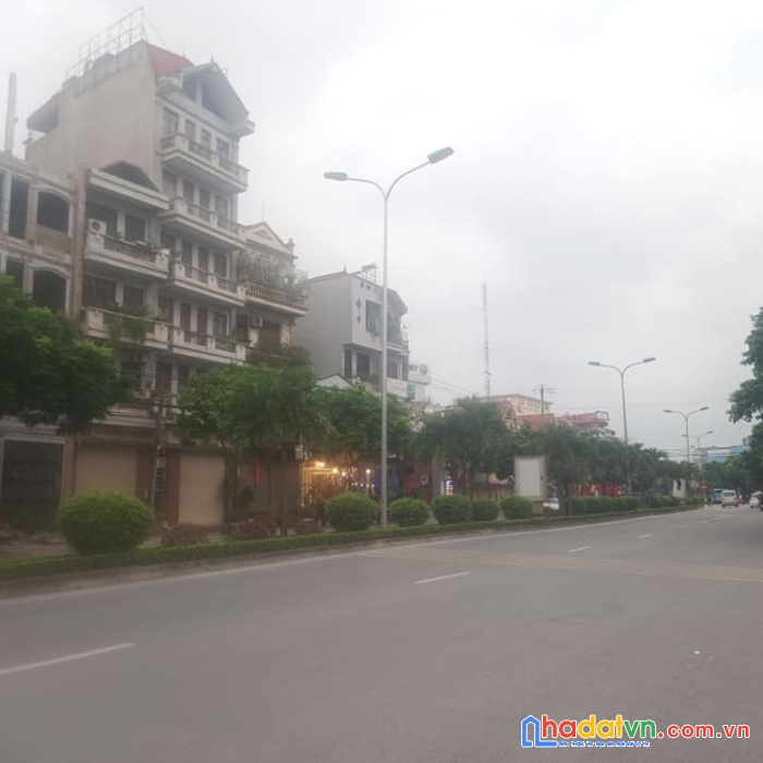 Bán nhà thạch bàn 40m2 - 5t - giá 5.1 tỷ. nhà đẹp lung linh
