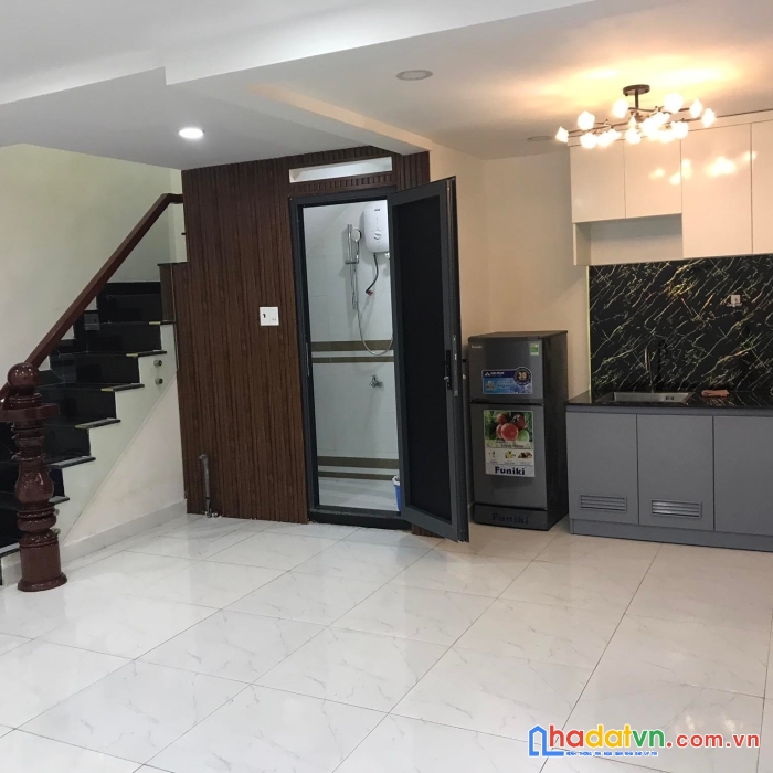 Nhà 6.5x6.5m trệt lầu huỳnh mẫn đạt p2 q5, chỉ 7.2 tỷ.