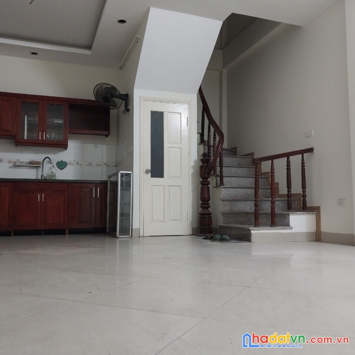 Phân lô, ô tô đỗ cửa tại định công hạ 36m x 5t giá 3,3 tỷ. gần kđt tiện ích ngập tràn 0928077333