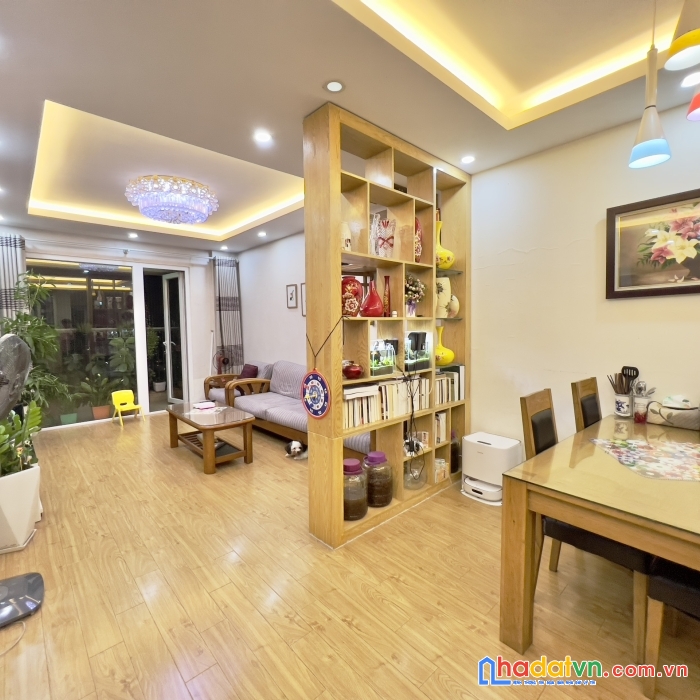 Bán cc v3 victoria văn phú 120m2, 3 ngủ, có lốt xe, tầng trung, nhỉnh 3 tỷ.