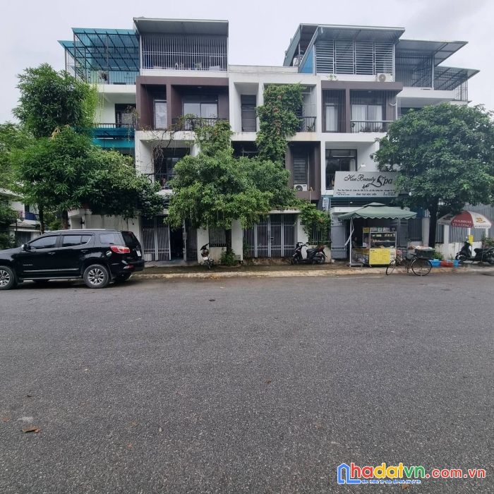 Gia đình cần bán nhà liền kề số 02 lô tt1, kđt ao sào, thịnh liệt, hoàng mai, hà nội. vỉa hè, kinh